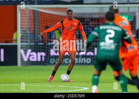 Volendam, pays-Bas. 07 février 2025. VOLENDAM, PAYS-BAS - 7 FÉVRIER : Silvinho Esajas en action lors du match néerlandais Keuken Kampioen Divisie entre le FC Volendam et ADO Den Haag au stade Kras le 7 février 2025 à Volendam, pays-Bas. (Photo de Jan Mulder/Orange Pictures) crédit : Orange pics BV/Alamy Live News Banque D'Images