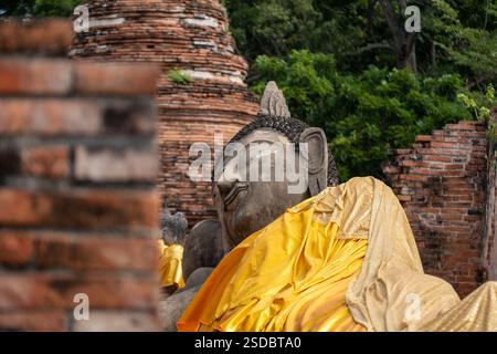 Image de Bouddha couché au Wat Phutthaisawan, un temple bouddhiste thaïlandais historique dans la province de Phra Nakhon si Ayutthaya, Thaïlande. C'est une partie d'Ayutthay Banque D'Images