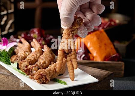 Ingrédients du hot pot : pattes de poulet à peau de tigre Banque D'Images