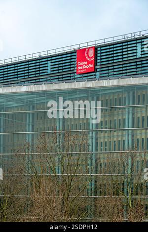 Vue extérieure un bâtiment du groupe Caisse des Dépôts et Consignations (CDC), établissement financier public français créé en 1816 Banque D'Images