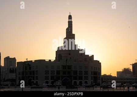 La mosquée Al Fanar est l'un des monuments les plus célèbres de Doha, caractérisé par sa forme en spirale, et est situé près du Souq Waqif, Doha Qat Banque D'Images