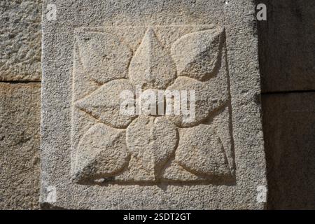 Lotus sculpté dans le complexe du temple de Vitthala, Hampi, Vijayanagar, patrimoine mondial de l'UNESCO, plateau du Deccan, Taluka Hospet, District Bellary, Karnataka, Inde Banque D'Images