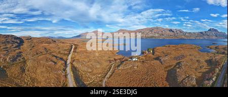 Loch Maree Wester Ross Scotland vue panoramique sur la route A832 et donnant sur Letterewe et Furnace Banque D'Images