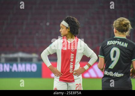 Amsterdam, pays-Bas. 08th Feb, 2025. Johan Cruijff Arena, 8 février 2025 Lily Yohannes (20 Ajax) lors du match Azerion Vrouwen Eredivisie entre Ajax et Feyenoord à l'Amsterdam Johan Cruijff Arena, pays-Bas. (Arne van der Ben/SPP) crédit : SPP Sport Press photo. /Alamy Live News Banque D'Images