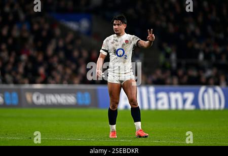 Twickenham, Royaume-Uni. 08th Feb, 2025. Guinness homme 6 Nations. Angleterre V France. Allianz Stadium. Twickenham. Marcus Smith (Angleterre) lors du match de rugby Angleterre V France Guinness Mens 6 Nations. Crédit : Sport in Pictures/Alamy Live News Banque D'Images