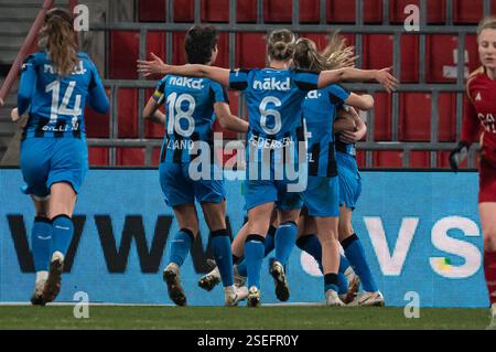 Liège, Belgique. 08th Feb, 2025. Liège, Belgique, 08 février 2025 : les joueurs du Club YLA célèbrent le 1-2 lors du match de Super League du Lotto entre Standard Femina de Liege et ClubYLA au stade de Maurice Dufrasne à Liège, Belgique (Martin Pitsch/SPP) crédit : SPP Sport Press photo. /Alamy Live News Banque D'Images