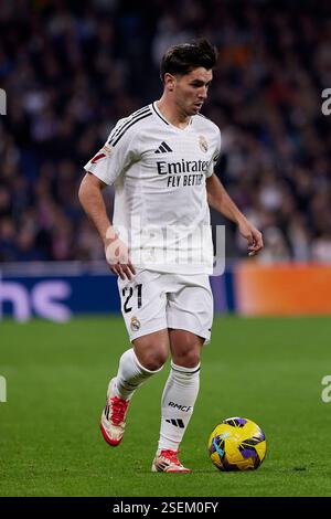 Madrid, Madrid, Espagne. 9 février 2025. Brahim Diaz du Real Madrid CF lors du match de football de la Liga opposant le Real Madrid CF à l'Atlético de Madrid au stade Santiago Bernabeu de Madrid, Espagne, le 8 février 2025 (crédit image : © Ruben Albarran/ZUMA Press Wire) USAGE ÉDITORIAL SEULEMENT! Non destiné à UN USAGE commercial ! Crédit : ZUMA Press, Inc/Alamy Live News Banque D'Images