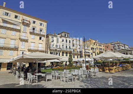 Grèce, île de Corfou, ville de Corfou, vue sur la ville, maisons, Square, Europe Banque D'Images
