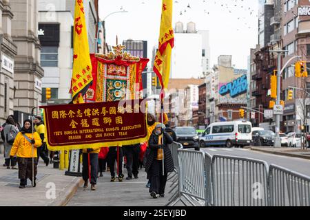 New York, États-Unis. 08th Feb, 2025. Plus de 20 groupes de danse du lion ont participé au Super Saturday à Chinatown à New York, NY, le 8 février 2025. Elle marquait le deuxième samedi du nouvel an chinois et la « clôture » des célébrations du nouvel an chinois. (Photo de Hailstorm Visuals/SIPA USA) crédit : SIPA USA/Alamy Live News Banque D'Images