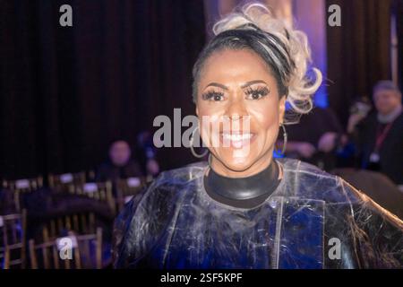 New York, États-Unis. 08th Feb, 2025. NEW YORK, NEW YORK - 08 FÉVRIER : Crystal Waters assiste au spectacle des blonds pendant la Fashion week de New York du 2025 février le 08 février 2025 à New York. Crédit : Ron Adar/Alamy Live News Banque D'Images