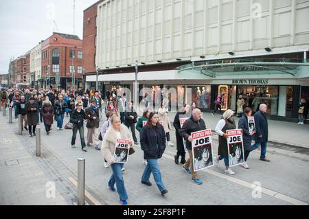 Limerick, Irlande. 08th Feb, 2025. Une grande manifestation a eu lieu à Limerick aujourd'hui pour appeler le DPP à faire appel des termes de la peine imposée à l'assassin du journaliste étudiant Joe Drennan. Crédit : Karlis Dzjamko crédit : Karlis Dzjamko/Alamy Live News Banque D'Images