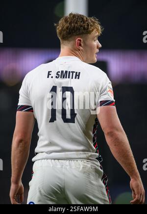 Londres, Royaume-Uni. 08th Feb, 2025. Angleterre v France - Championnat des six Nations - Allianz Stadium - Twickenham. Fin Smith d'Angleterre en action. Crédit photo : Mark pain / Alamy Live News Banque D'Images