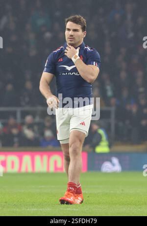 Londres, Royaume-Uni. 08th Feb, 2025. Antoine Dupont de France lors du Championnat Guinness des six Nations masculin entre l'Angleterre et le stade Franceat Allianz, Twickenham, Londres le 08 février 2025 crédit : action Foto Sport/Alamy Live News Banque D'Images
