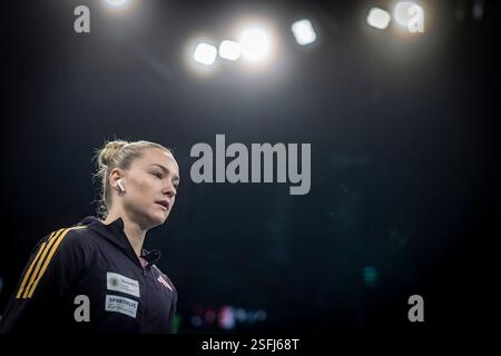 Junk, Sophia (GER) beim Aufw?rmen ; ISTAF Indoor im PSD Bank Dome in Duesseldorf, Deutschland AM 09.02.2025. Banque D'Images