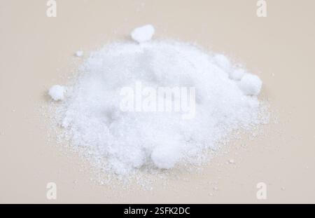 Le persulfate d'ammonium APS est le composé inorganique. Banque D'Images