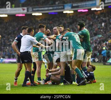 Scottish Gas Murrayfield .Edinburgh.Scotland.UK. 9 février 2025 Guinness 6 Nations match Écosse vs Irlande. Irlande Jame Lowe (C) célèbre le sien Banque D'Images
