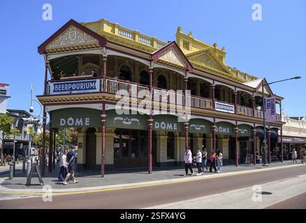 Scène de rue dans le centre historique de Freemantle, Australie occidentale, Australie, Océanie Banque D'Images