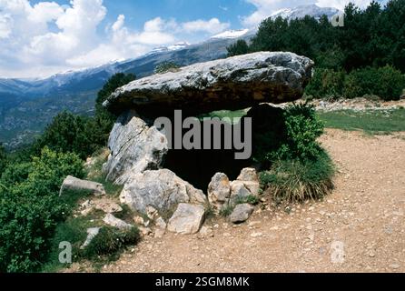 Dolmen de Tella, Aragon, province de Huesca, Espagne, IVe millénaire av. J.-C. (2001). Site néolithique. Banque D'Images