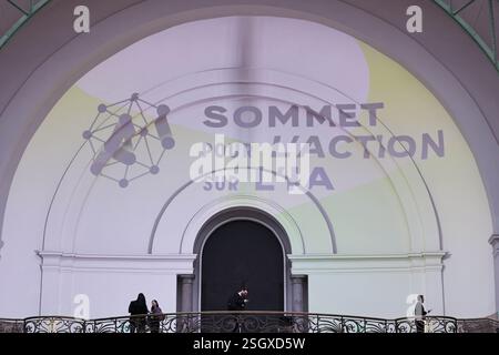 Paris, France. 10 février 2025. Cette photo prise le 10 février 2025 montre le lieu du Sommet d’action ai qui s’est tenu au Grand Palais à Paris, en France. Le sommet, qui se tiendra les 10 et 11 février, se concentre sur cinq grands thèmes : l’IA d’intérêt public, l’avenir du travail, l’innovation et la culture, la confiance dans l’IA et la gouvernance mondiale de l’IA. Crédit : Gao Jing/Xinhua/Alamy Live News Banque D'Images