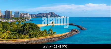 Vue aérienne de la plage de Waikiki et du cratère Diamond Head à Honolulu Banque D'Images