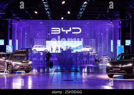 Torino, Italie. 10 février 2025. BYD, lancio del b-suv Atto II. Torino, Italia - Lunedì, 10 febbraio 2025 - Cronaca - Foto Andrea Alfano/LaPresse BYD, b-suv Atto II lancement. Turin, Italie - lundi 10 février 2025 - Actualités - Andrea Alfano/LaPresse crédit : LaPresse/Alamy Live News Banque D'Images