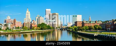 Skyline of Downtown Providence sur la rivière Providence à Rhode Island, États-Unis Banque D'Images