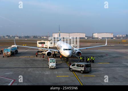 Scènes d'aéroport. Aéroport de Bergame, Italie Banque D'Images