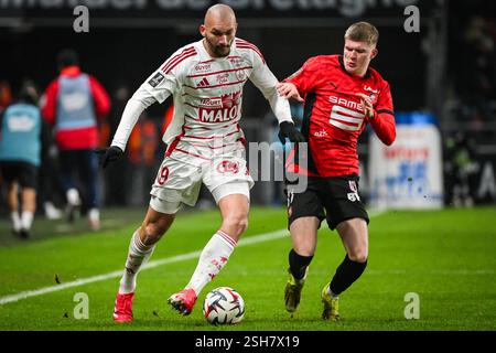 Rennes, France. 18 janvier 2025. Ludovic AJORQUE de Brest et Jordan JAMES de Rennes lors du match de football de Ligue 1 entre le stade Rennais (Rennes) et le stade Brestois (Brest) le 18 janvier 2025 au Roazhon Park à Rennes, France - photo Matthieu Mirville/DPPI crédit : DPPI Media/Alamy Live News Banque D'Images