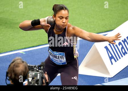 Leichtathletik, 5 ans. Réunion INTÉRIEURE de l'ISTAF Duesseldorf, 09. 02. 2024 PSD - Bank - Dôme in Duesseldorf Yemisi OGUNLEYE (GER) Kugelstossen Foto : Norbert Schmidt, Düsseldorf Banque D'Images