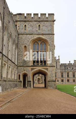 Tour du château de Windsor à l'intérieur du quadrangle du château de Windsor Banque D'Images