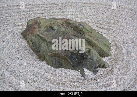 Jardin zen japonais ou jardin rocheux Banque D'Images