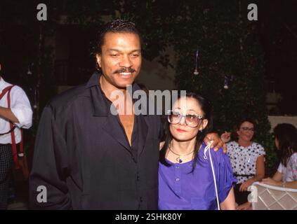 Billy Dee Williams avec sa femme Teruko Nakagami Circa 1980's Credit : Ralph Dominguez/MediaPunch Banque D'Images