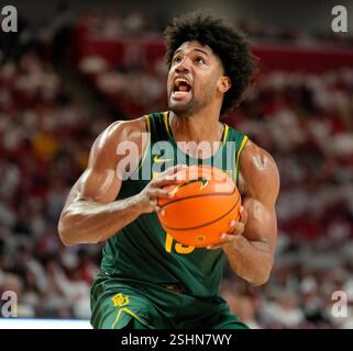 Houston, Texas, États-Unis. 10 février 2025. L'attaquant Baylor NORCHAD OMIER (15 ans) lors d'un match de basket-ball universitaire entre les Cougars de Houston et les Bears de Baylor le 10 février 2025 à Houston, Texas. Houston a gagné, 76-65. (Crédit image : © Scott Coleman/ZUMA Press Wire) USAGE ÉDITORIAL SEULEMENT! Non destiné à UN USAGE commercial ! Banque D'Images