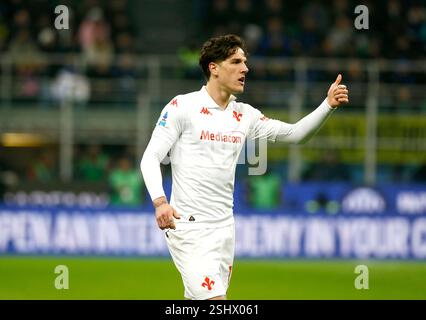 MILAN, ITALIE - 10 FÉVRIER : Nicolo Zaniolo de l'ACF Fiorentina réagit lors du match de Serie A entre le FC Internazionale et l'ACF Fiorentina au Stadio Giuseppe Meazza le 10 février 2025 à Milan, Italie. (Photo de MB Media) Banque D'Images