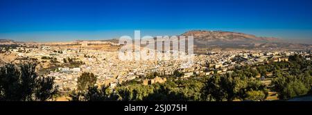 Vue panoramique sur la vieille ville depuis Borj Sud, Fès, Maroc Banque D'Images