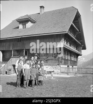 --- Bauernfamilie 1941#famille de fermier suisse en 1941 Banque D'Images