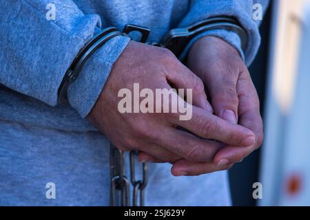 AÉRODROME DE L'ARMÉE DE BIGGS, FORT BLISS, TEXAS, USA - 08 février 2025 - agents de l'immigration et des douanes américaines ( ICE ), en coordination avec l'U. S Banque D'Images