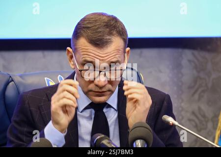 KIEV, UKRAINE - 11 FÉVRIER 2025 - le président de l'Association ukrainienne de football Andriy Shevchenko tient une conférence de presse à la Maison du football pour rendre compte de la première année de travail de son équipe à l'Association ukrainienne de football, Kiev, capitale de l'Ukraine. (Photo de Pavlo Bahmut/Ukrinform) Banque D'Images