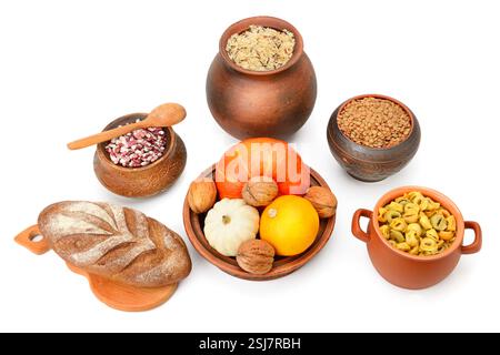 Ensemble de produits naturels isolés sur fond blanc. Une alimentation saine. Banque D'Images