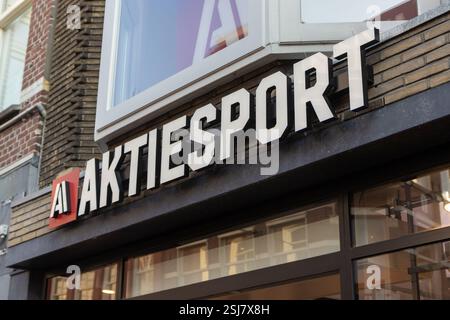 Aktiesport Store un magasin de vêtements et accessoires de sport Lange Elisabethstraat 17. Banque D'Images