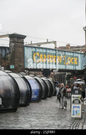 Camden Lock Railway Bridge un après-midi de janvier Banque D'Images
