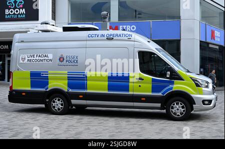 Véhicule de reconnaissance faciale en direct garé sur la place à l'extérieur du centre commercial Victoria à l'extrémité nord de Southend High Street, Southend on Sea. Banque D'Images