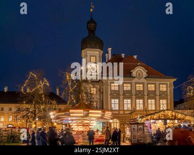 Marché de Noël sur la Kapellplatz, Altötting, Bavière, Allemagne Banque D'Images