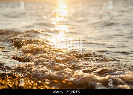 Vallée de printemps, Glücksburg, eau et vagues, plage Banque D'Images