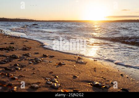 Vallée de printemps, Glücksburg, eau, vagues et plage Banque D'Images