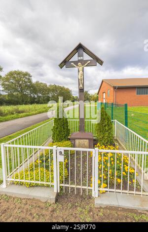 Croix de champ, croix de chemin, lieu de culte, zone rurale Banque D'Images