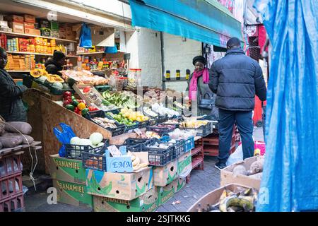 Shopping à Peckham, sud de Londres, Angleterre, Royaume-Uni Banque D'Images
