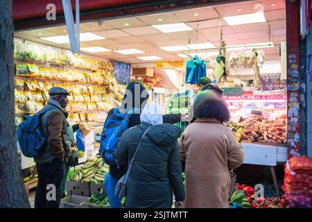 Shopping à Peckham, sud de Londres, Angleterre, Royaume-Uni Banque D'Images
