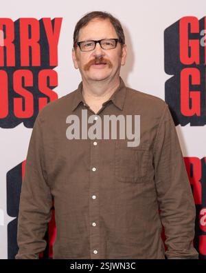 New York, États-Unis. 11 février 2025. John Pirruccello assiste à une séance photo de renaissance de 'Glengarry Glen Ross' Broadway au Pebble Bar à New York le 11 février 2025. (Photo de Lev Radin/Sipa USA) crédit : Sipa USA/Alamy Live News Banque D'Images