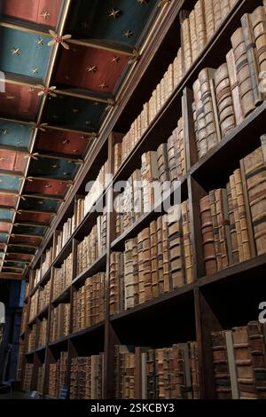 Oxford, Angleterre - détenant plus de treize millions de documents imprimés, les bibliothèques Bodleian jouent un rôle clé dans le soutien de l'apprentissage, de l'enseignement et de la recherche Banque D'Images